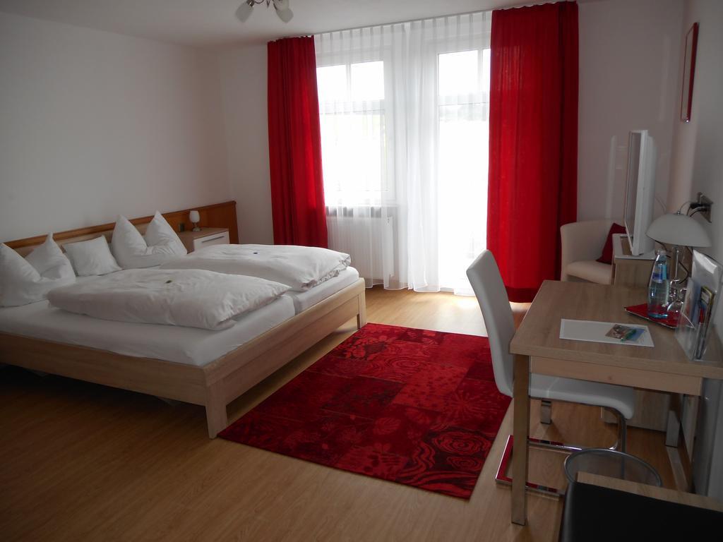 Hotel Landgasthof Kranz Хюфинген Номер фото