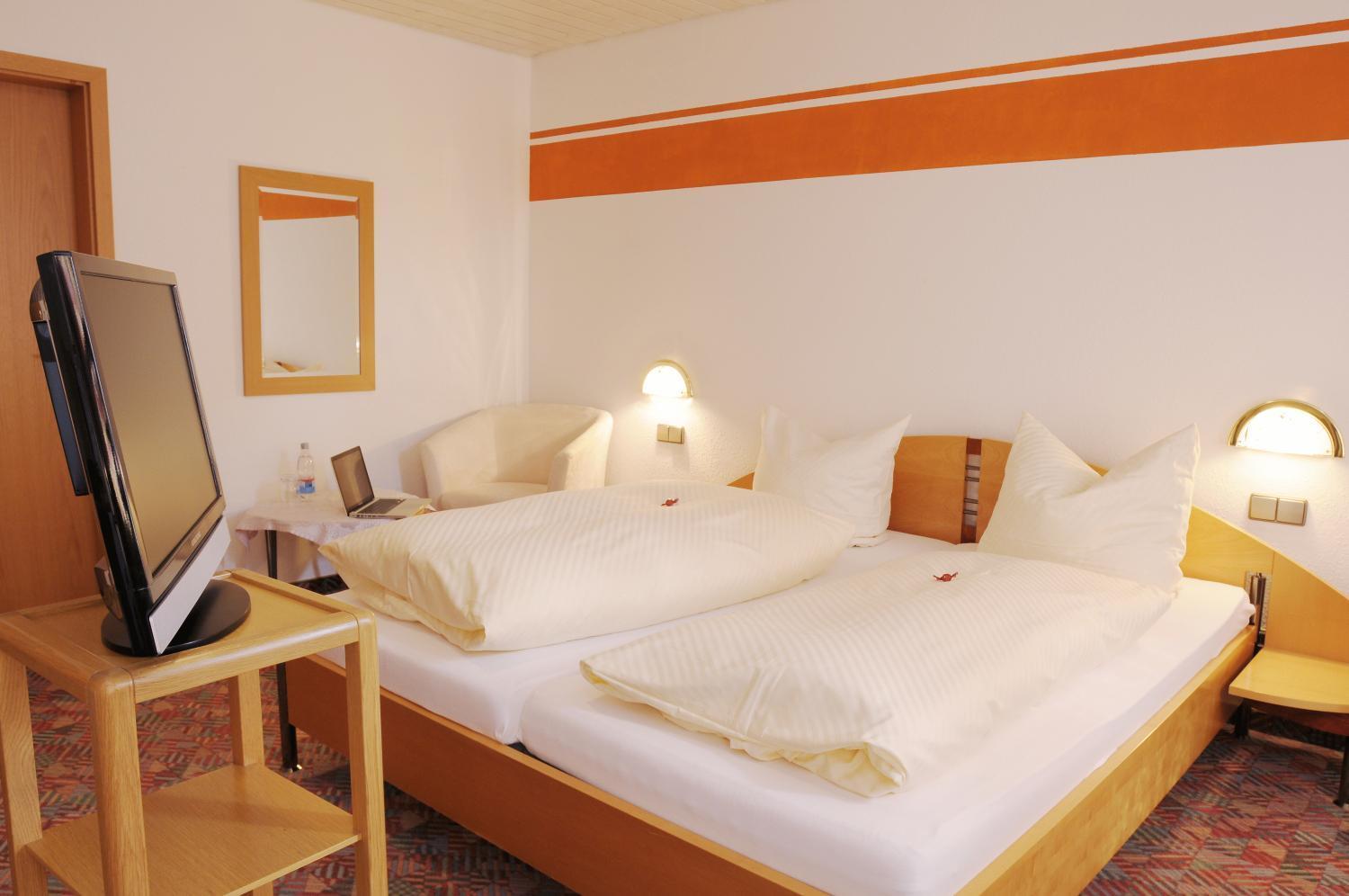 Hotel Landgasthof Kranz Хюфинген Экстерьер фото