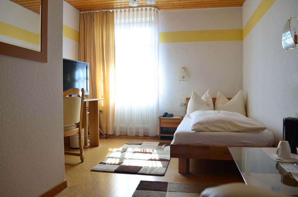 Hotel Landgasthof Kranz Хюфинген Экстерьер фото