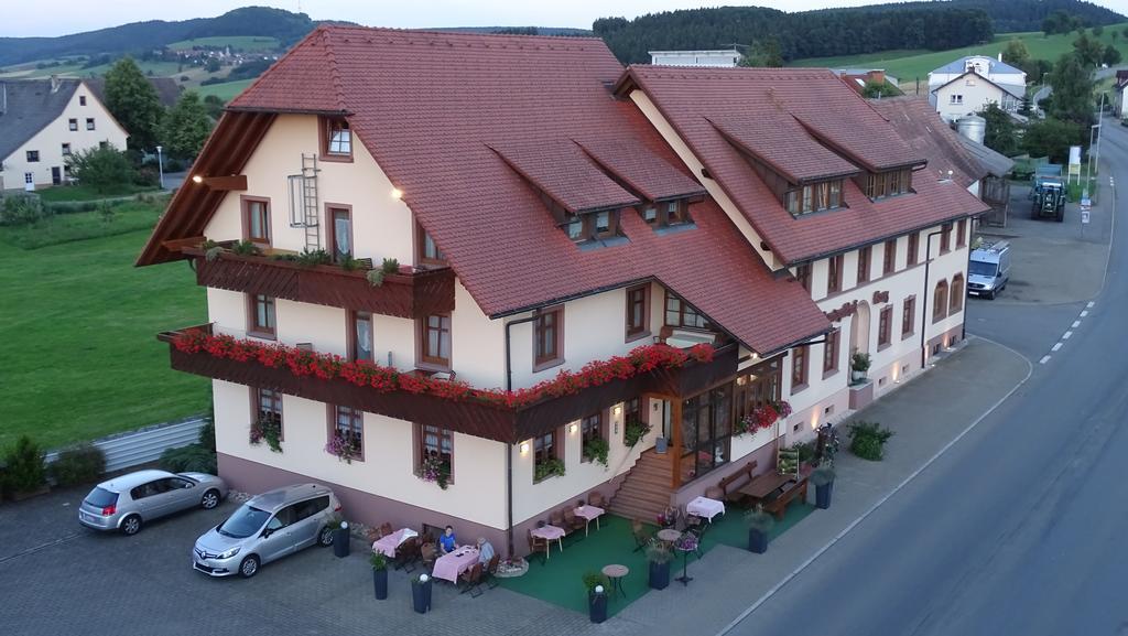 Hotel Landgasthof Kranz Хюфинген Экстерьер фото