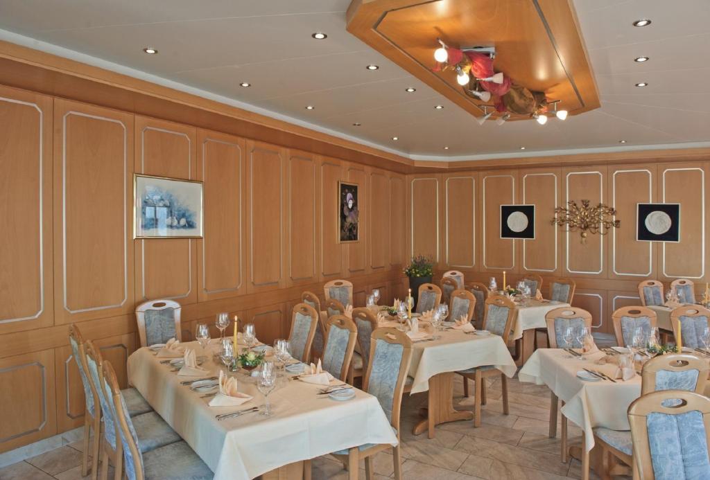 Hotel Landgasthof Kranz Хюфинген Экстерьер фото